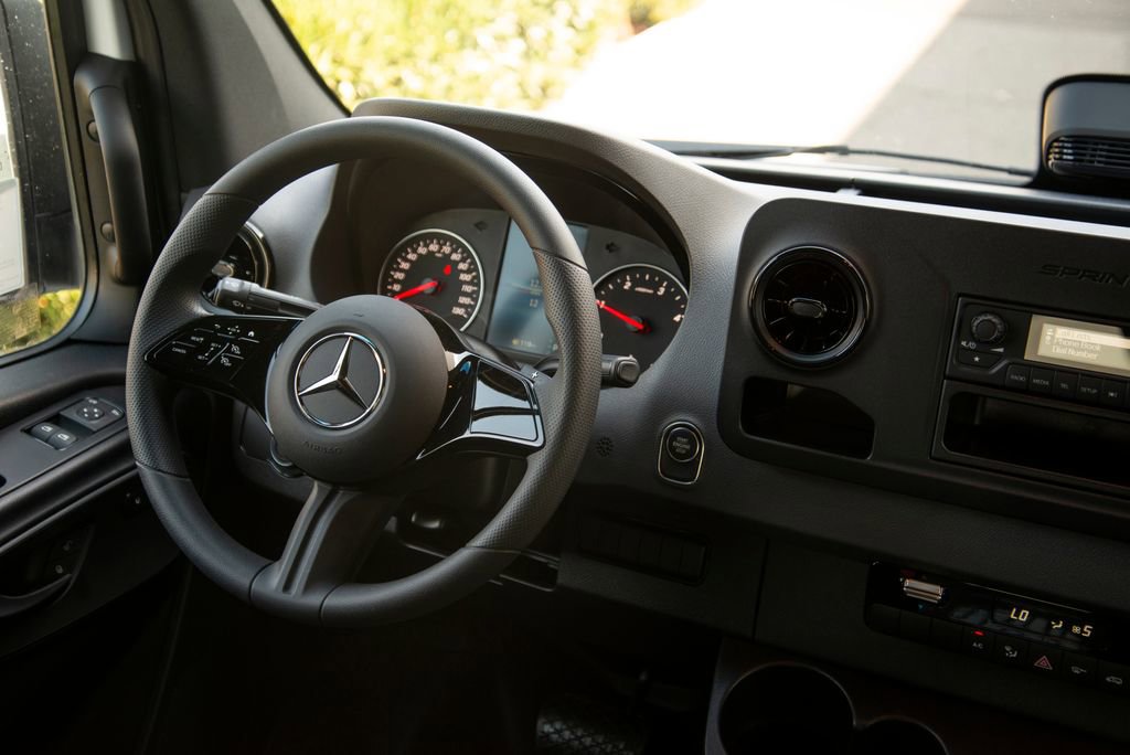 Used 2025 Mercedes-Benz Sprinter 144 Cargo image 18