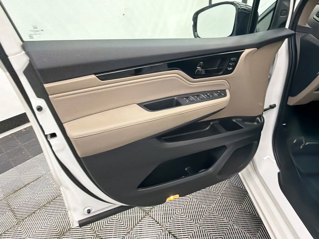 Used 2022 Honda Odyssey Elite image 11
