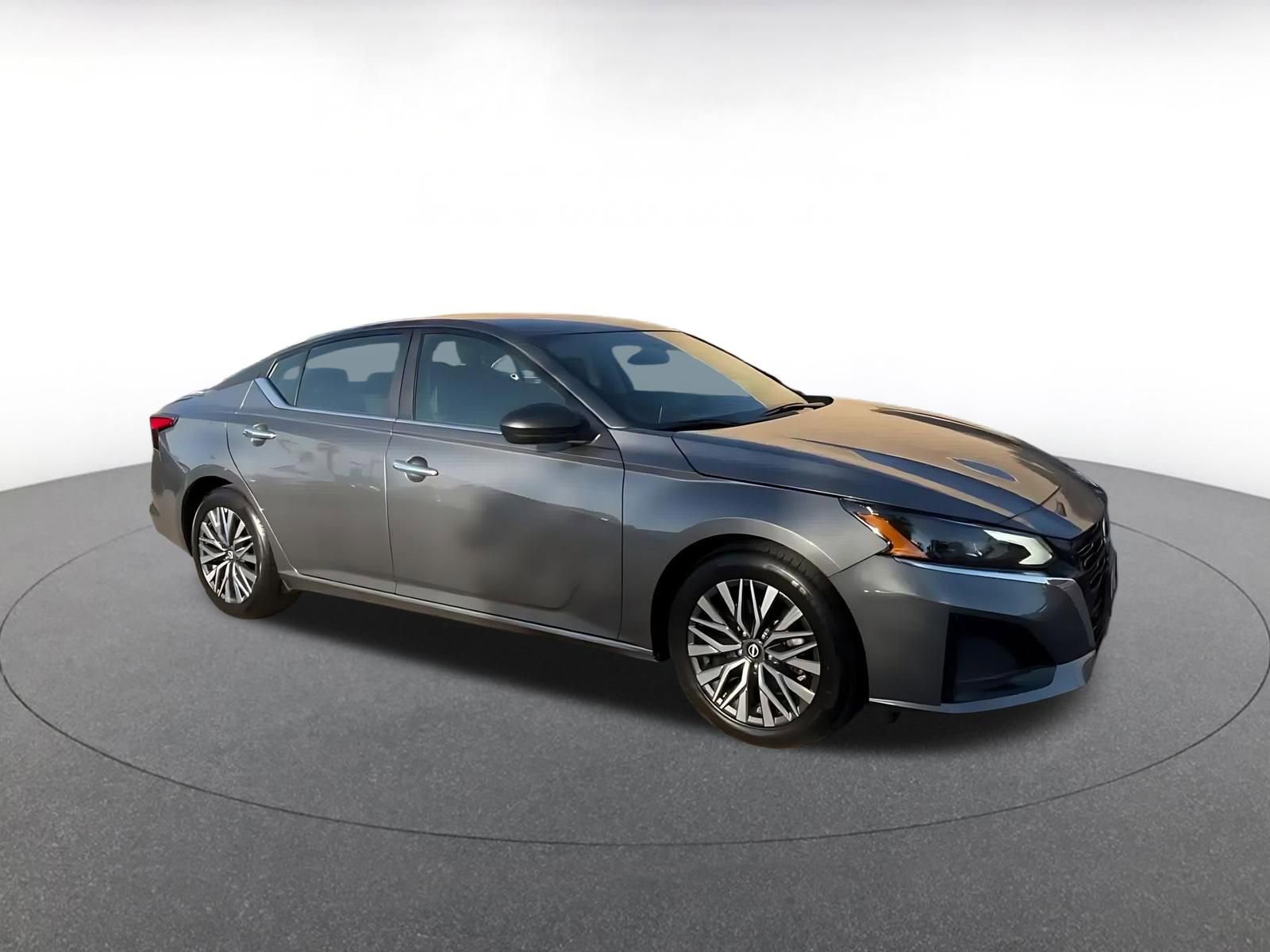 Used 2025 Nissan Altima 2.5 SV FWD video 2