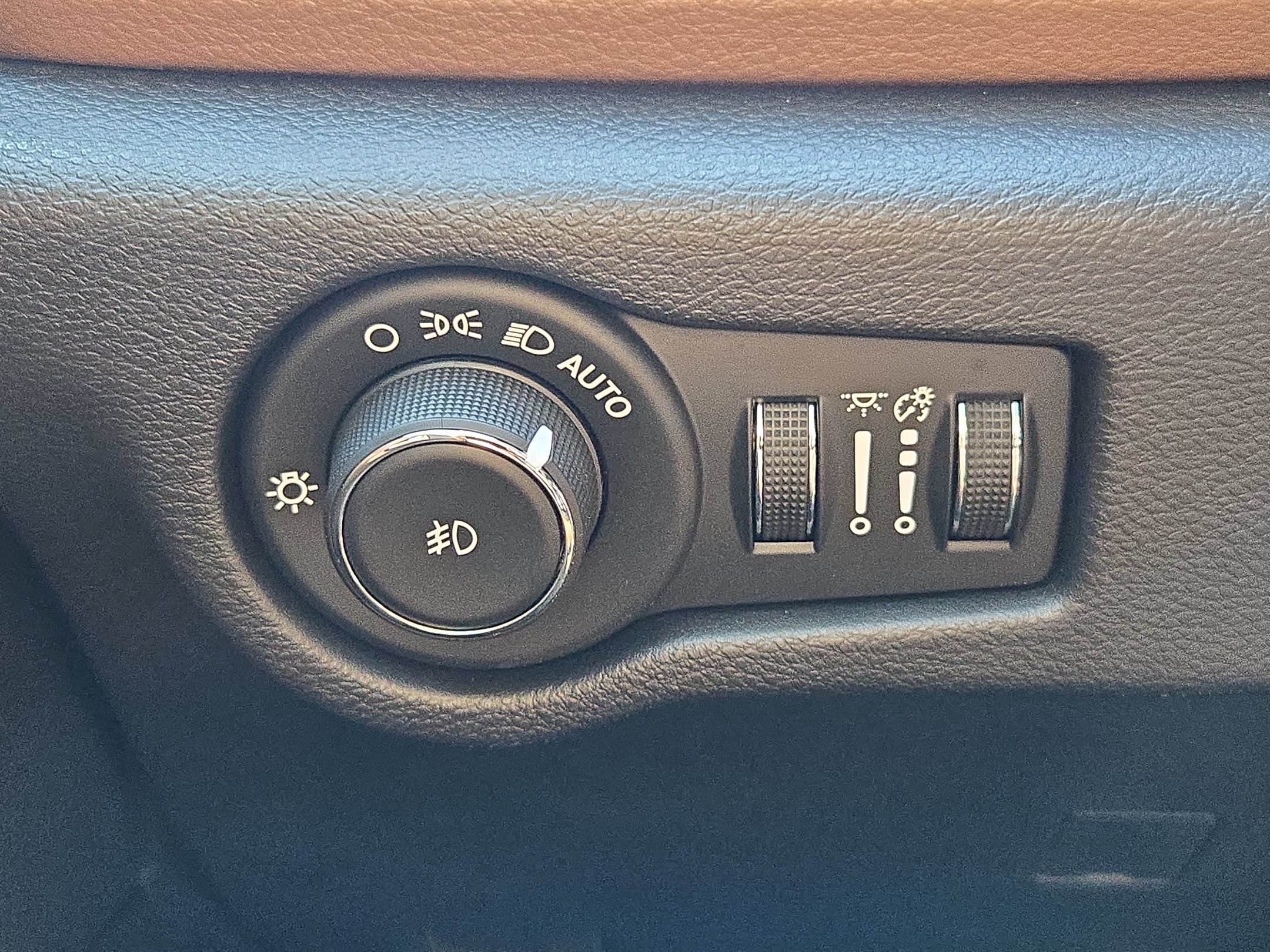 Used 2019 Chrysler Pacifica Limited w/ Advanced Safetytec Group FWD image 26