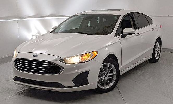 Used 2020 Ford Fusion SE image 6