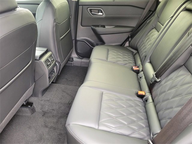 New 2026 Nissan Rogue Platinum image 5