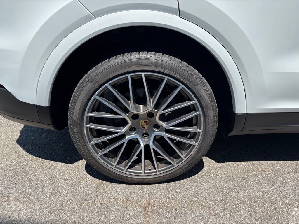 Certified 2023 Porsche Cayenne S Platinum AWD/4WD image 41