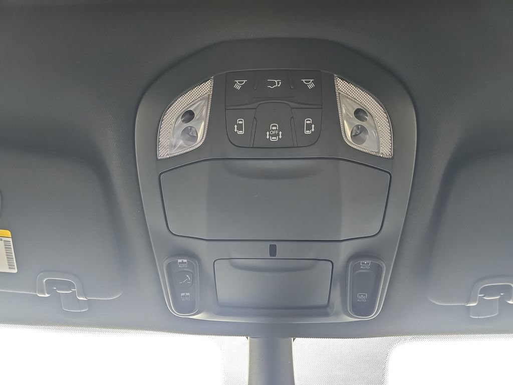 New 2026 Chrysler Pacifica Limited AWD/4WD image 36