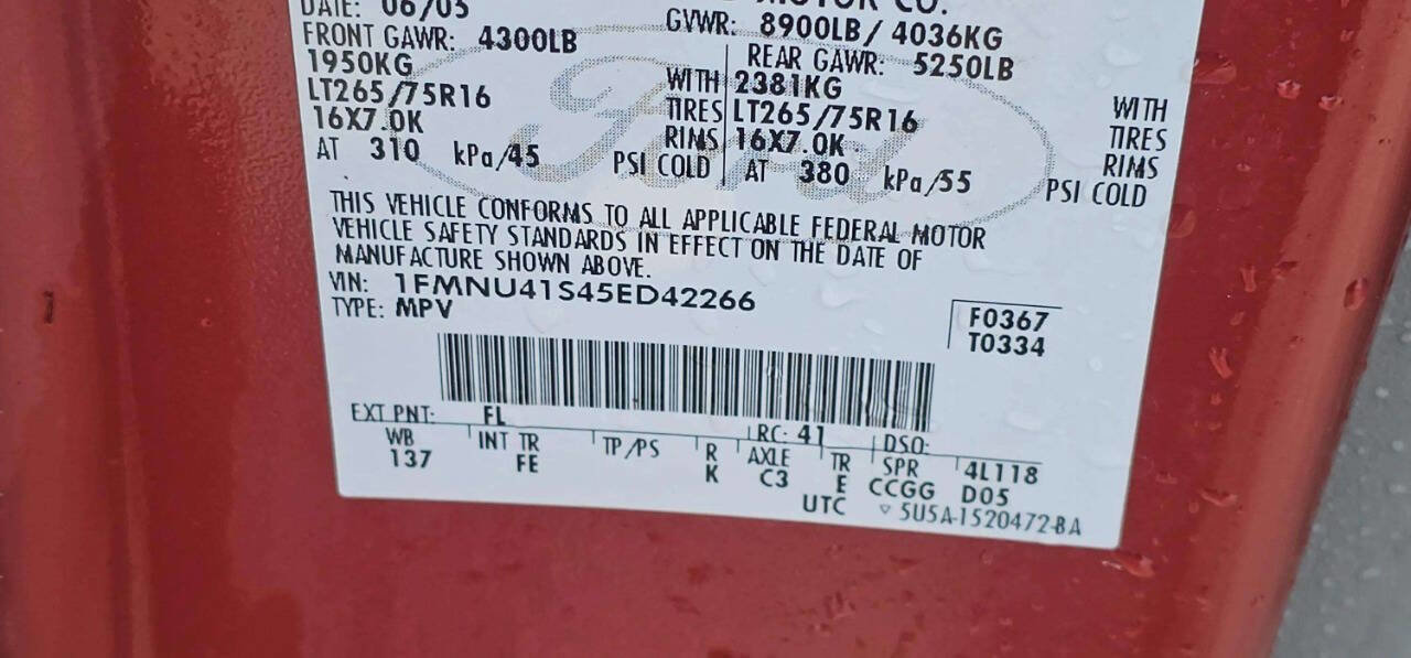 Used 2005 Ford Excursion XLT image 12