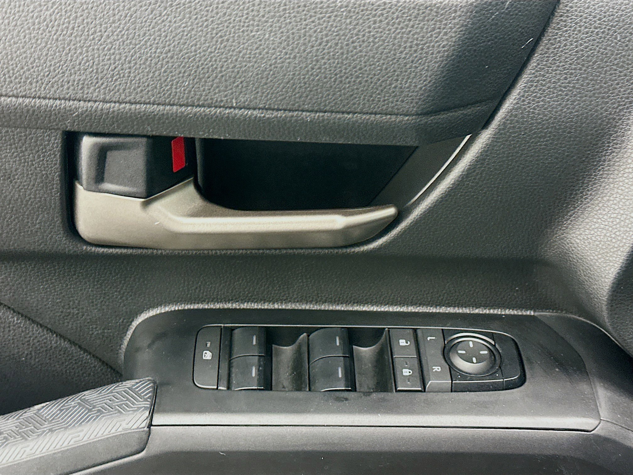 Used 2025 Toyota Tacoma TRD Off-Road image 15