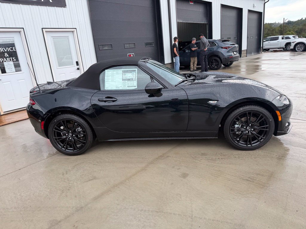 New 2026 MAZDA MX-5 Miata Club w/ Interior Package RWD image 3