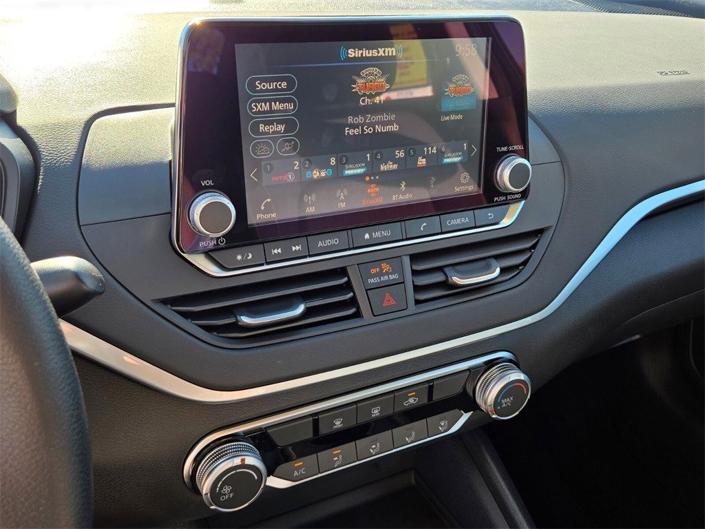 Used 2025 Nissan Altima 2.5 S image 23