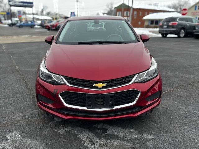 Used 2018 Chevrolet Cruze LT w/ Convenience Package image 2