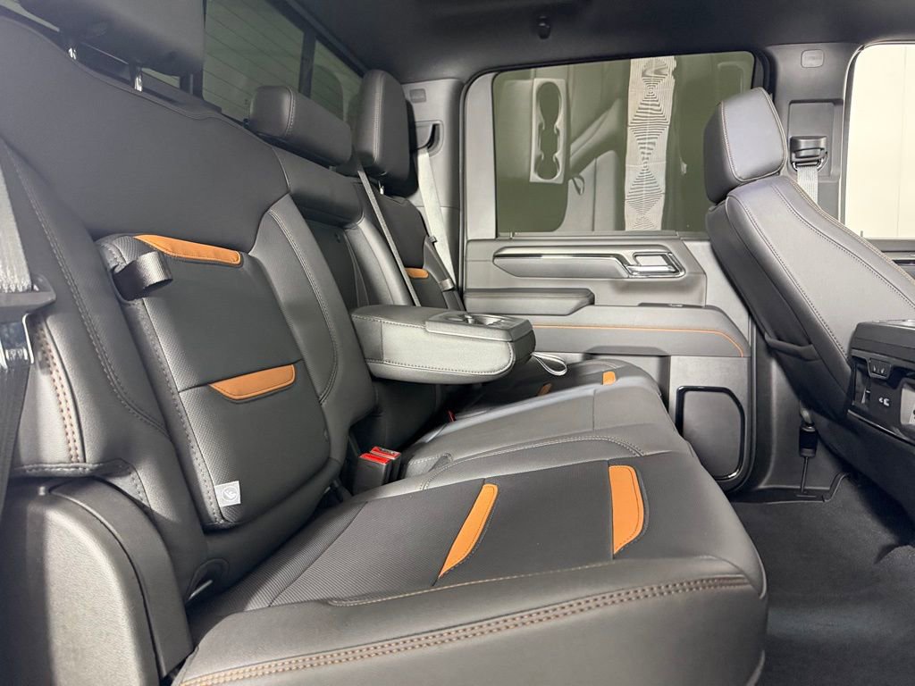 Used 2025 GMC Sierra 2500 AT4 w/ AT4 Premium Plus Package AWD/4WD image 31