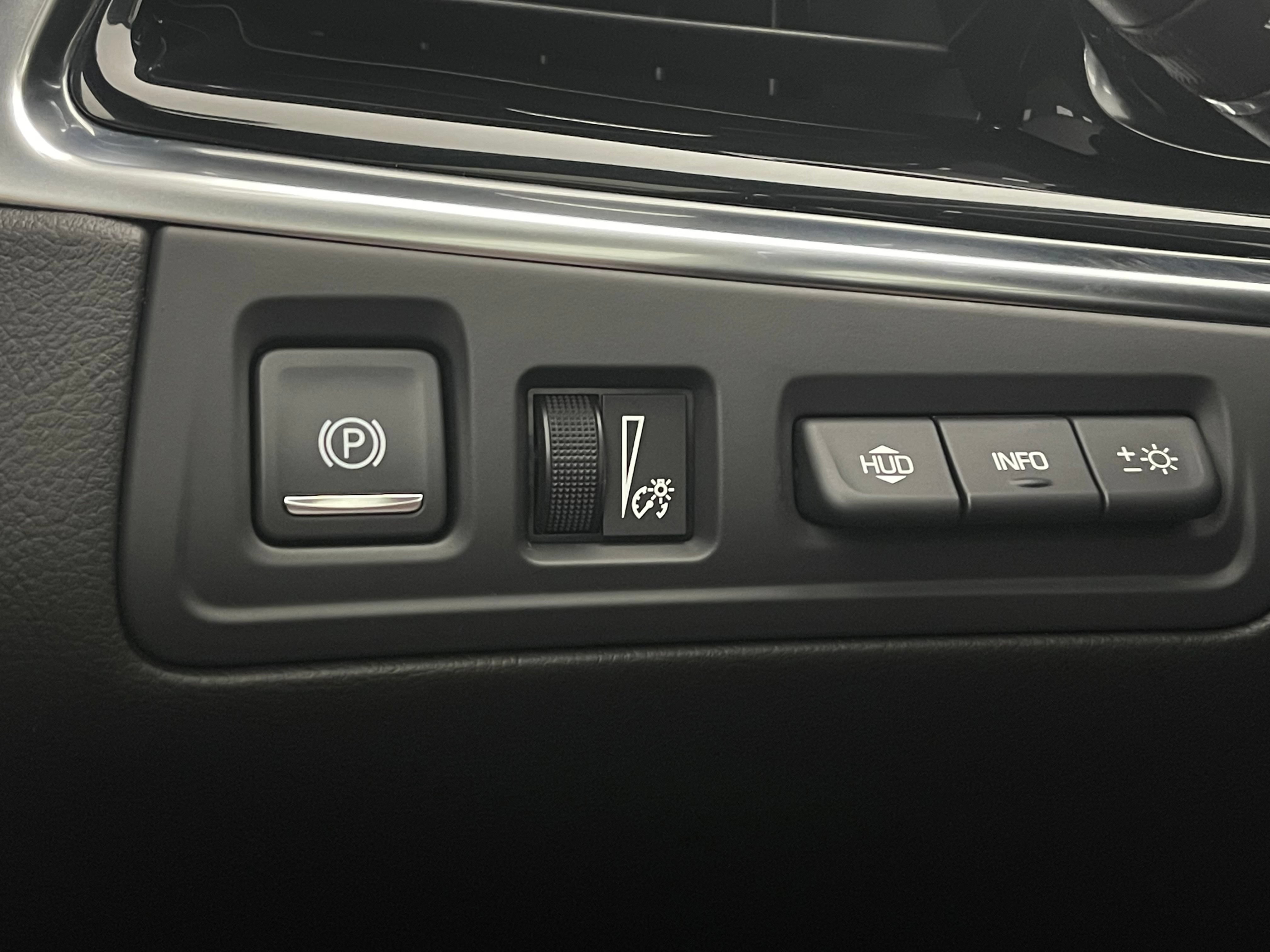 Used 2023 Cadillac XT6 Premium Luxury w/ Technology Package AWD/4WD image 26