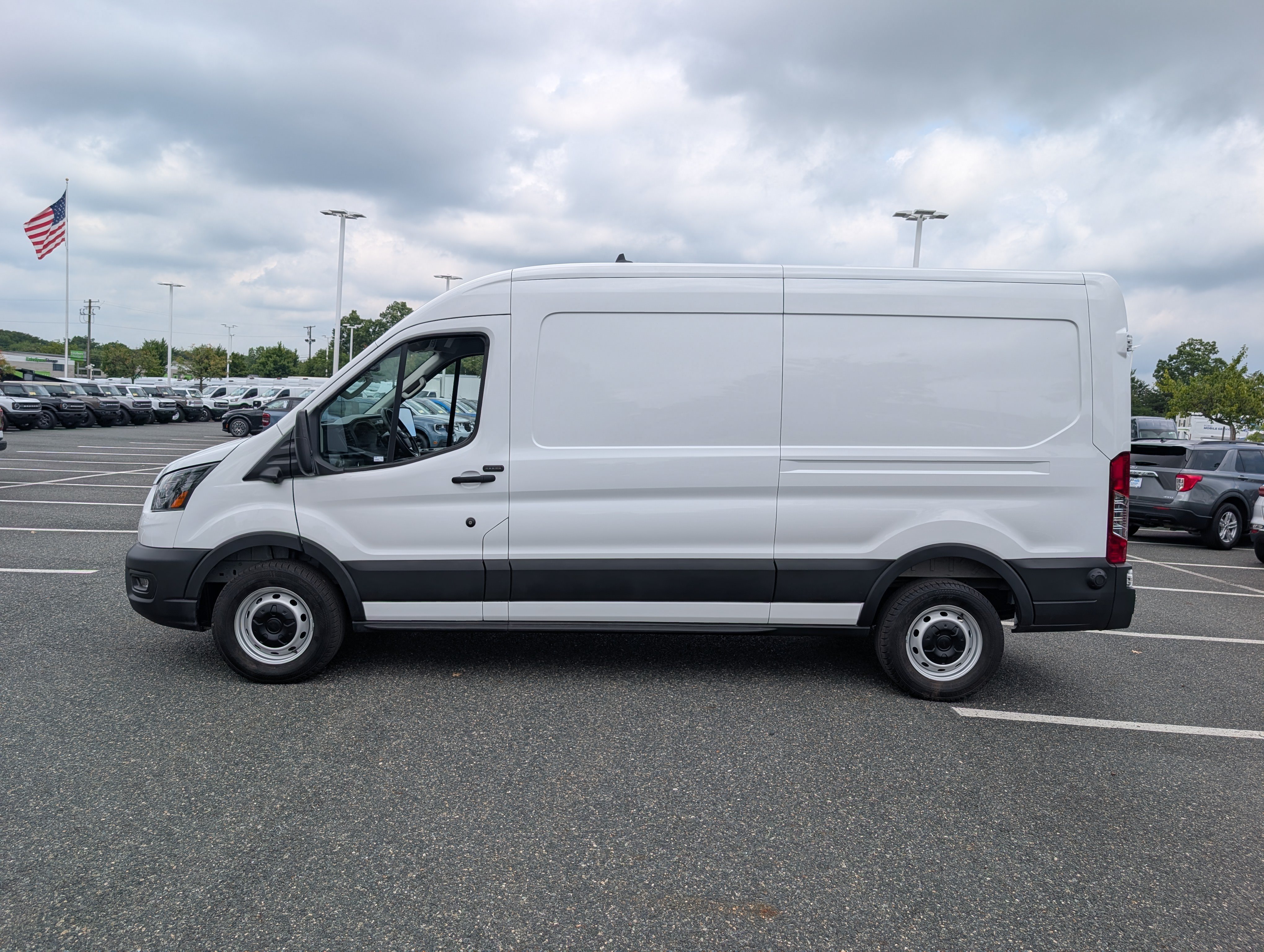 Used 2025 Ford Transit 350 148 Medium Roof RWD image 6