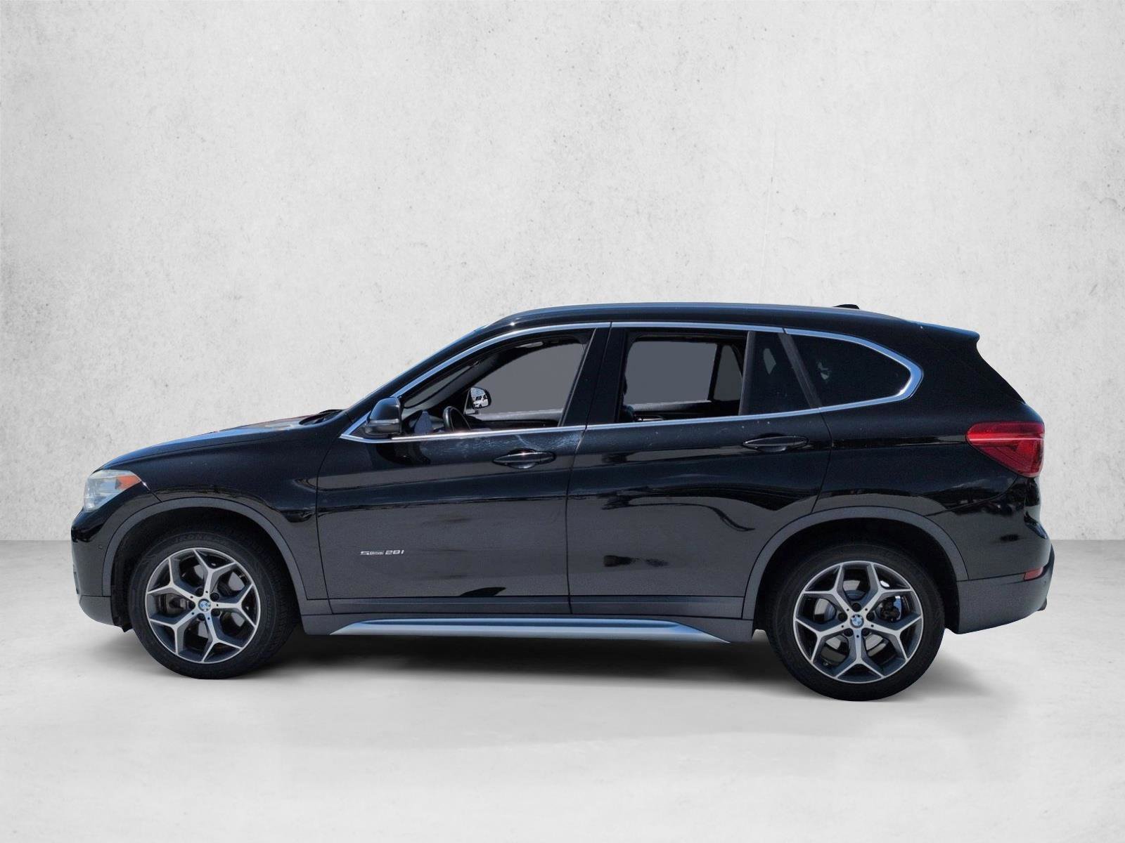 Used 2017 BMW X1 sDrive28i FWD image 9