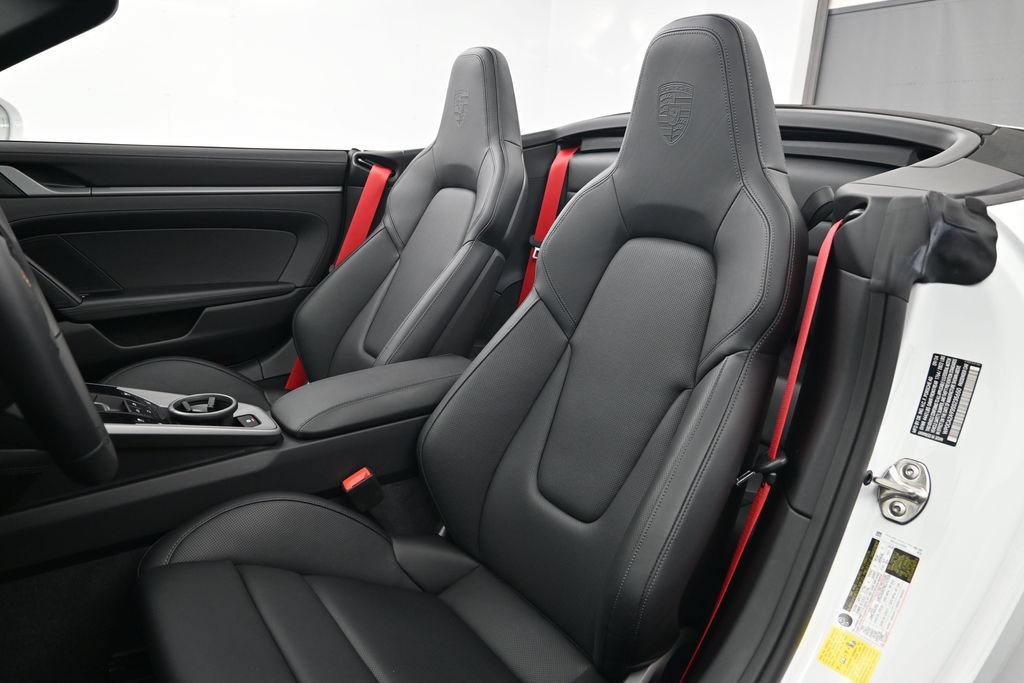 Certified 2025 Porsche 911 Carrera RWD image 5