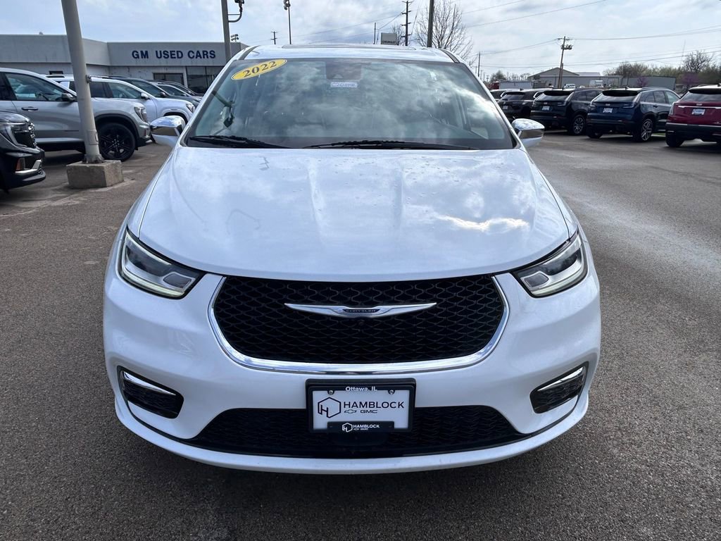 Used 2022 Chrysler Pacifica Limited FWD image 2