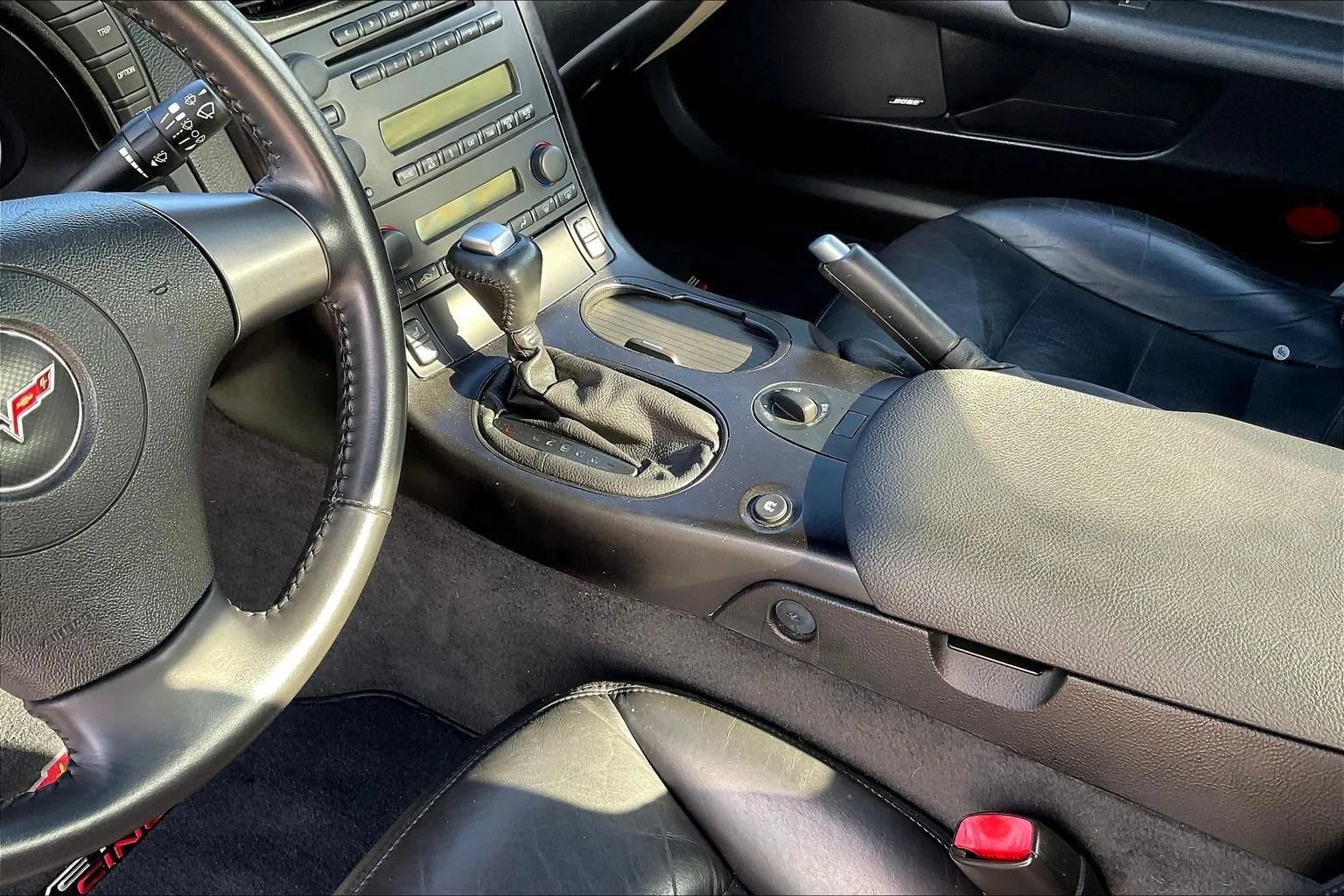 Used 2005 Chevrolet Corvette Coupe w/ Preferred Equipment Group RWD image 16