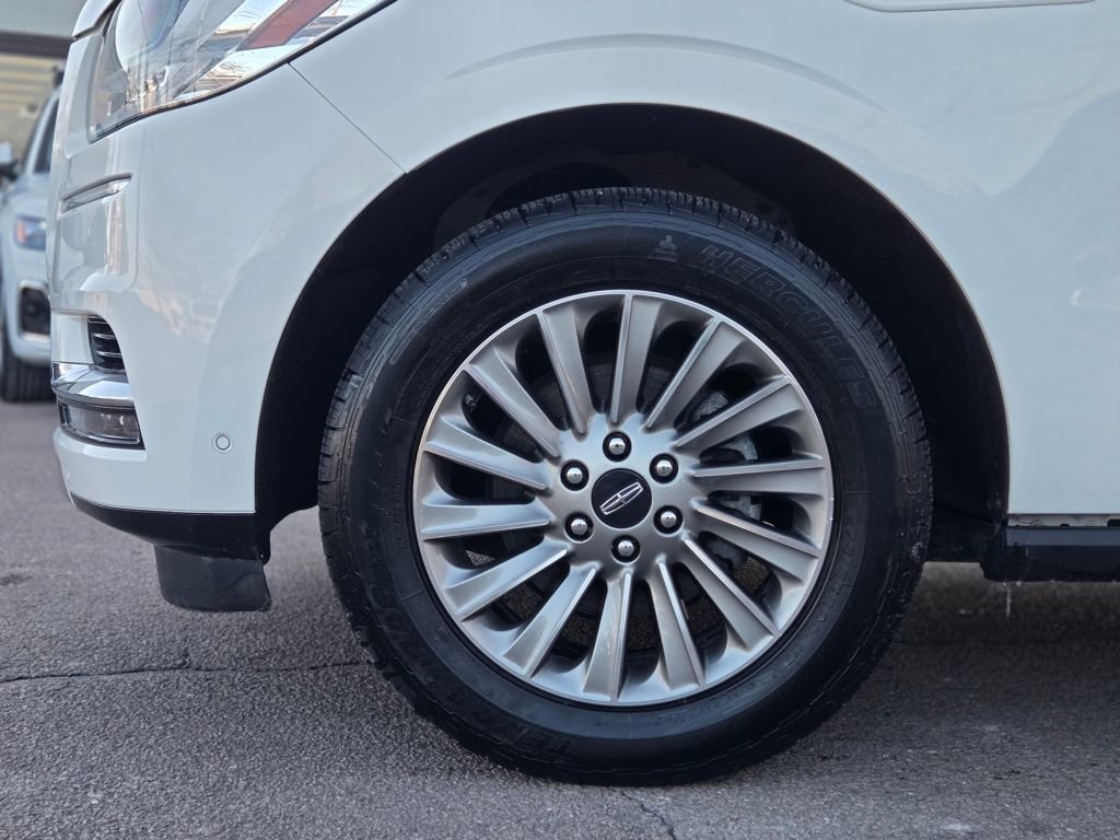 Used 2020 Lincoln Navigator 4WD image 11