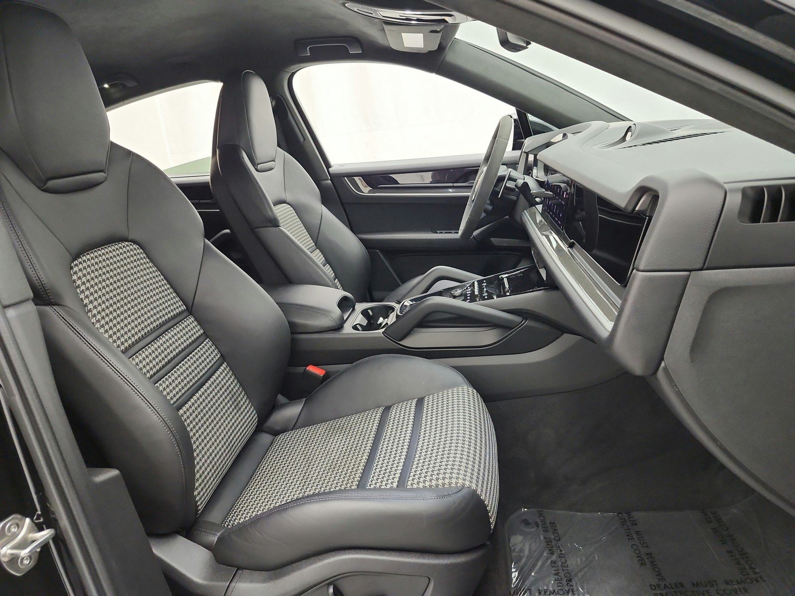 Used 2024 Porsche Cayenne S AWD/4WD image 19