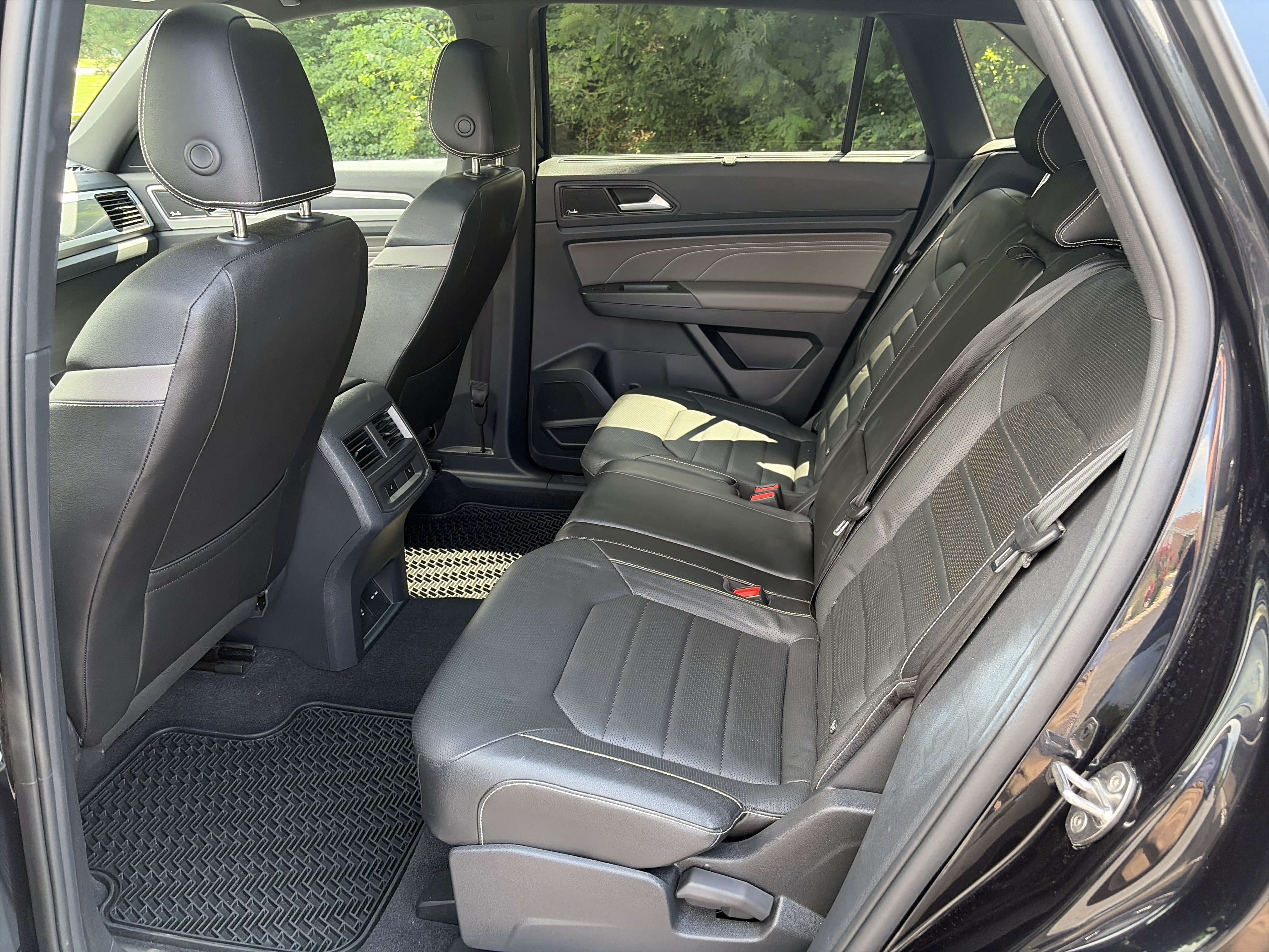 Used 2023 Volkswagen Atlas Cross Sport SEL Premium R-Line AWD/4WD image 25