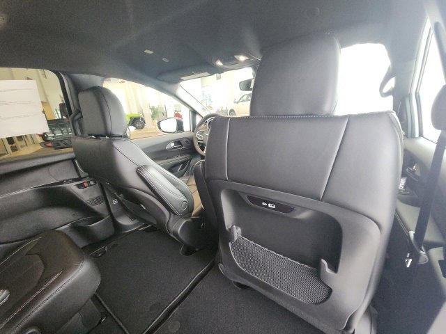 New 2026 Chrysler Pacifica Select image 16