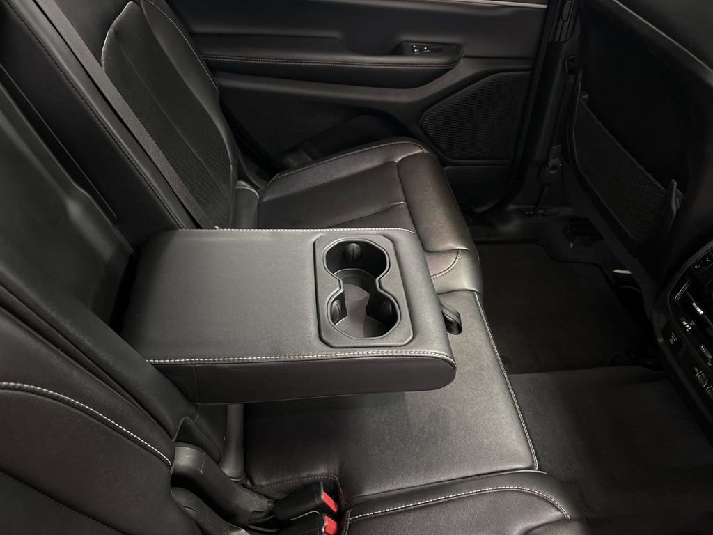 Used 2023 Jeep Grand Cherokee L Limited w/ Luxury Tech Group II image 26