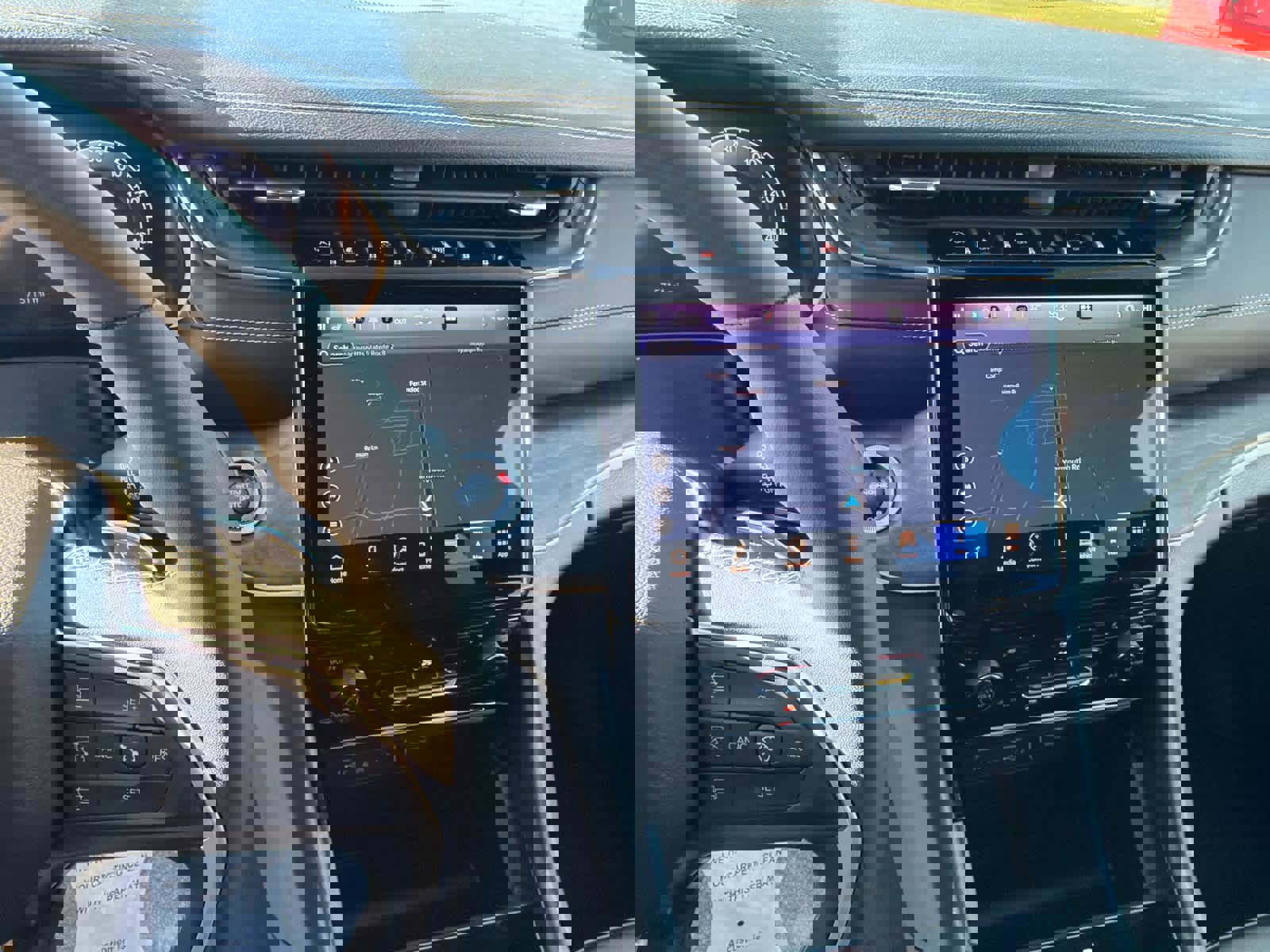 Used 2025 Jeep Grand Cherokee Limited w/ Black Appearance Package image 12