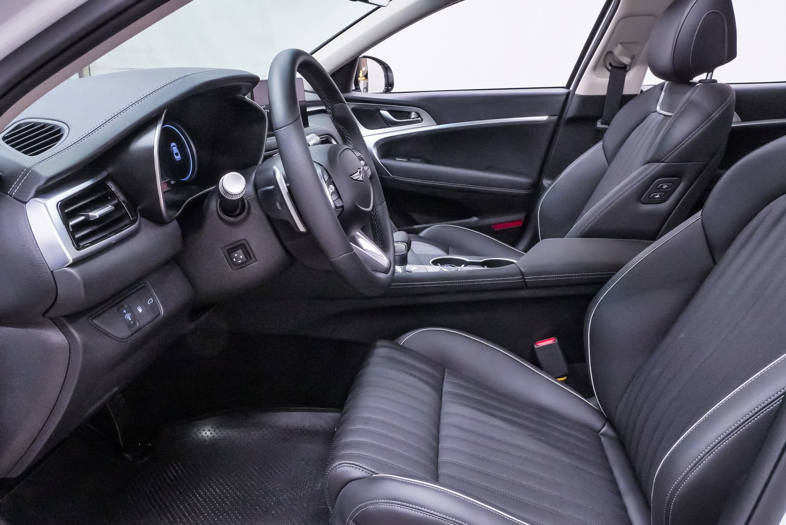 Certified 2026 Genesis G70 2.5T Prestige image 9