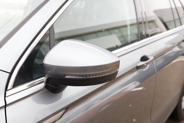 Used 2023 Volkswagen Tiguan SE image 12