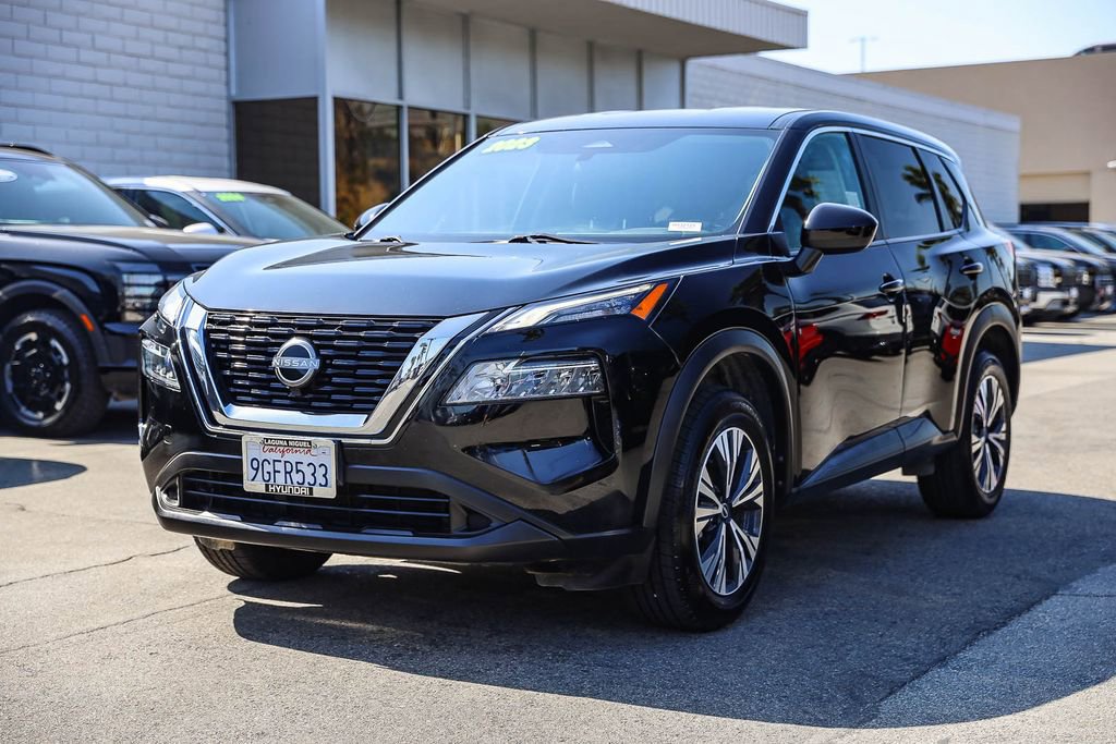 Used 2023 Nissan Rogue SV FWD image 3