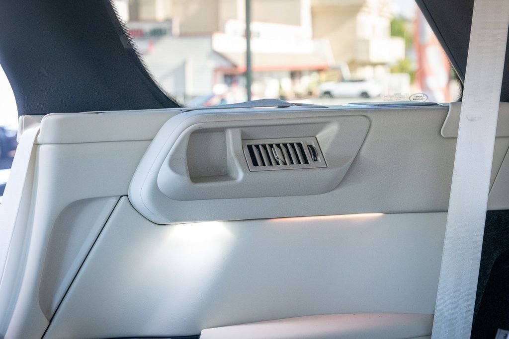 Used 2025 Land Rover Range Rover Long Wheelbase Autobiography image 35