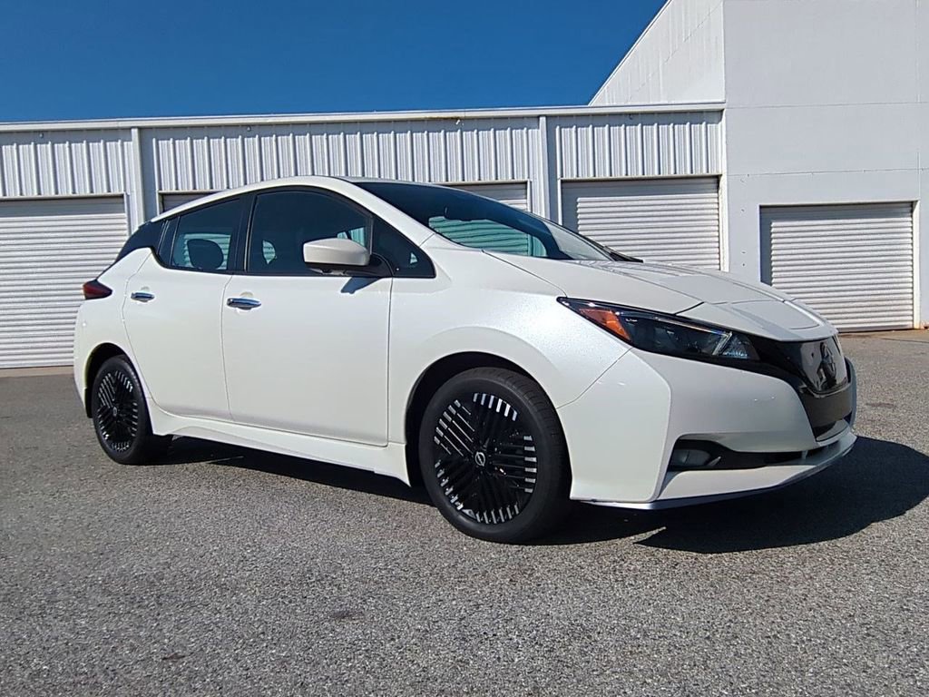 Certified 2023 Nissan Leaf SV Plus image 3