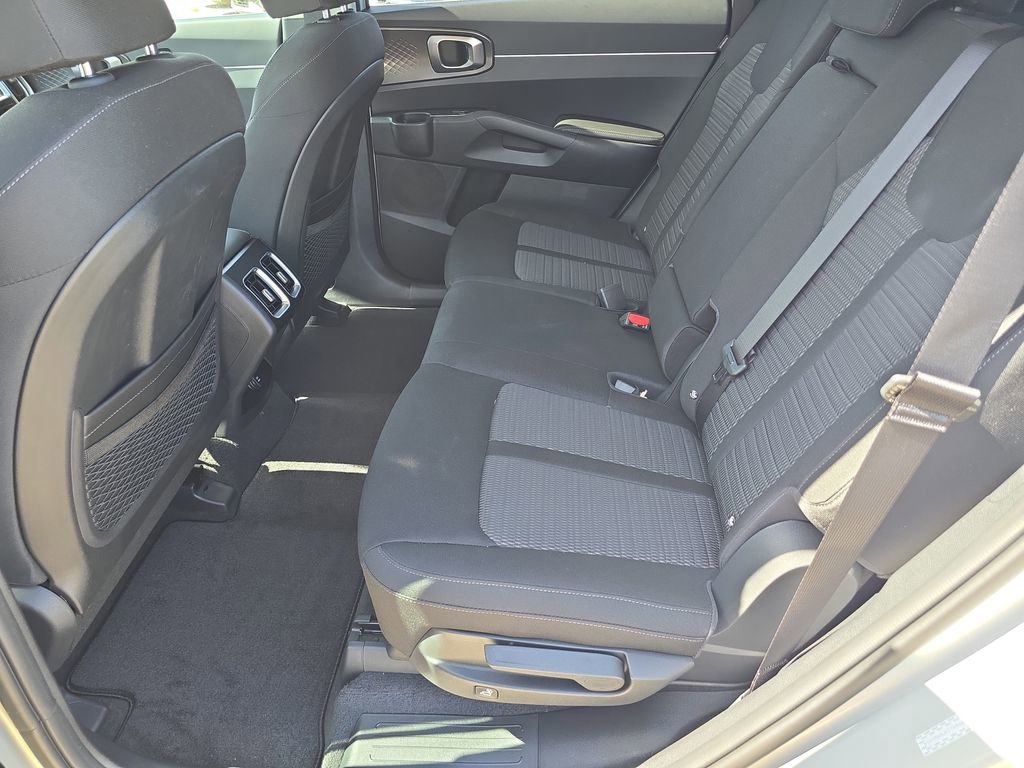 New 2026 Kia Sorento LX image 16