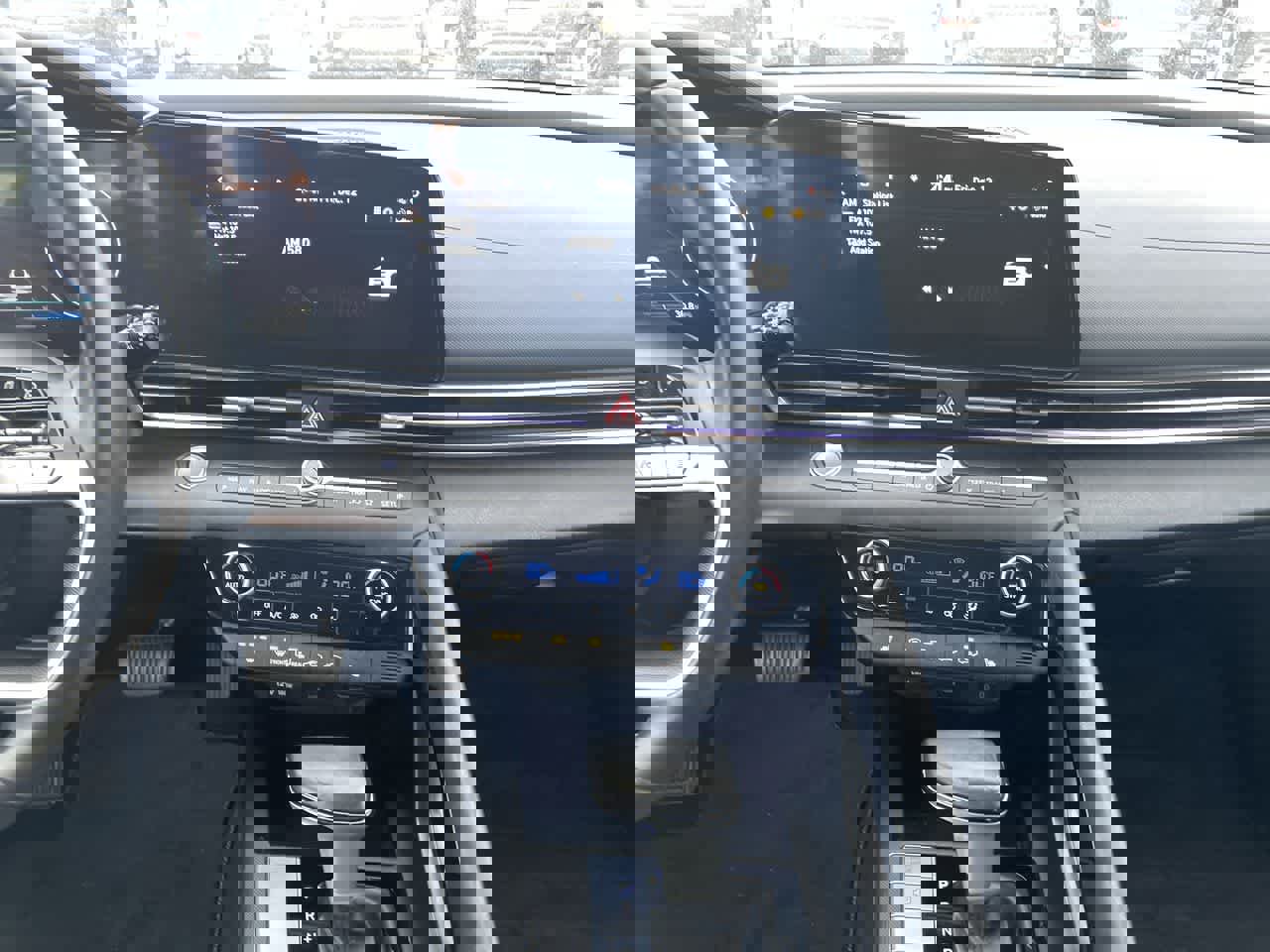 Used 2023 Hyundai Elantra Limited image 13