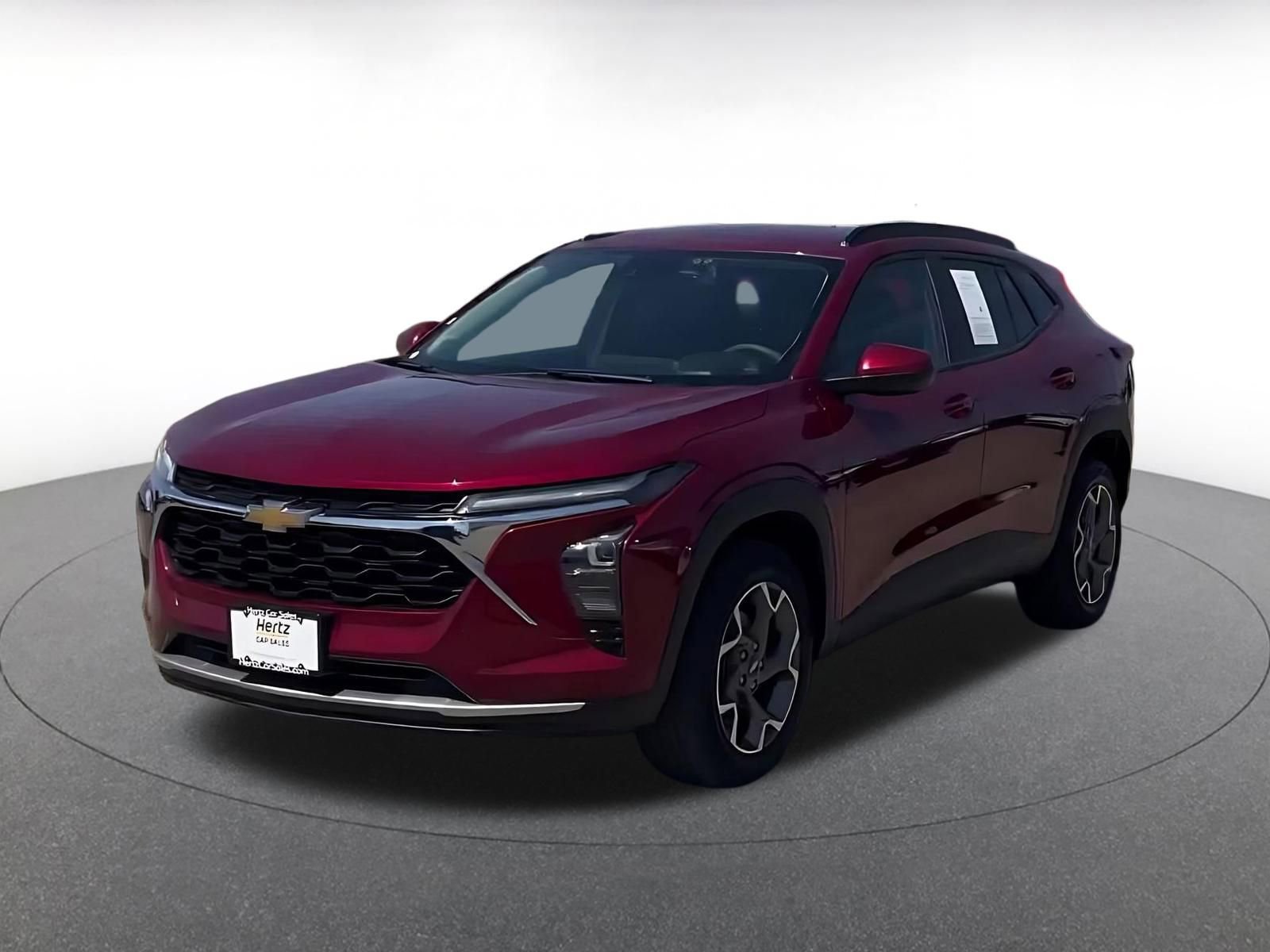 Used 2025 Chevrolet Trax LT FWD image 7