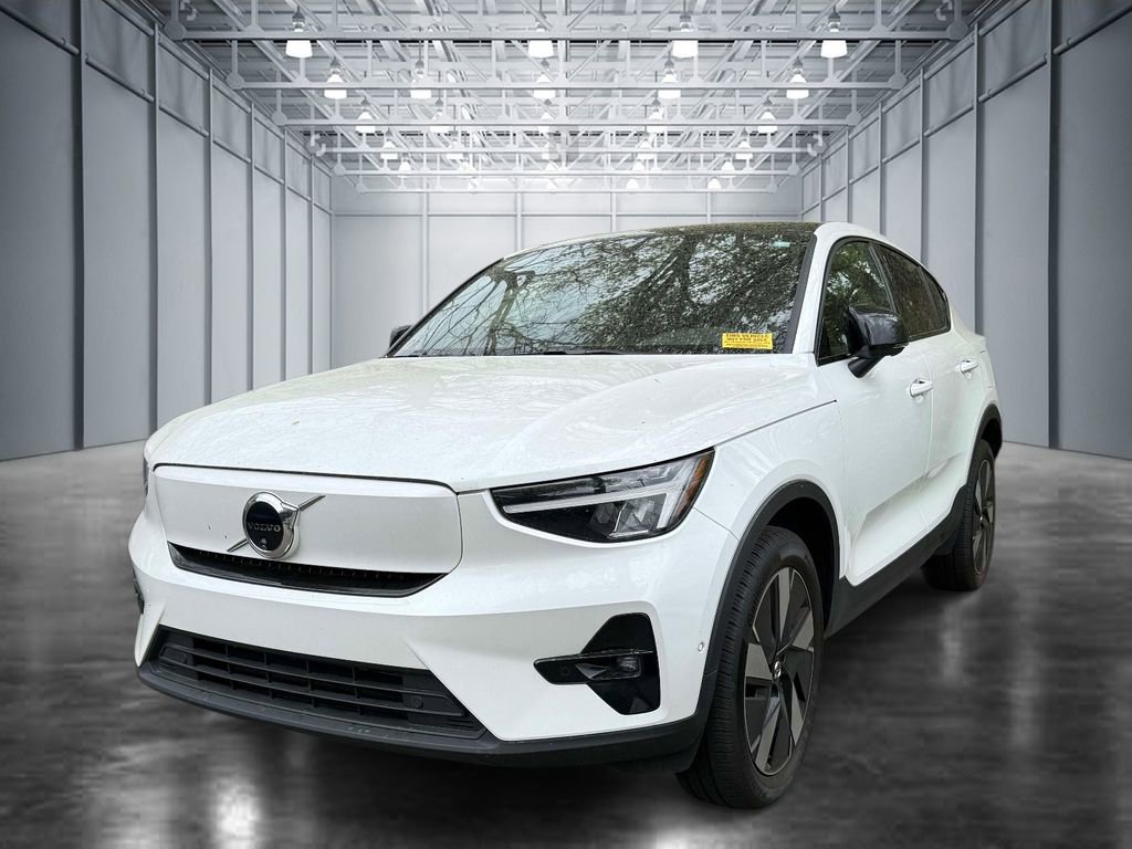 Used 2024 Volvo C40 P8 Recharge Plus w/ Climate Package image 1
