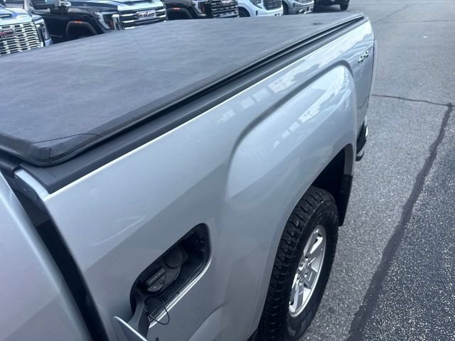 Used 2016 GMC Canyon 4x4 Extended Cab image 5