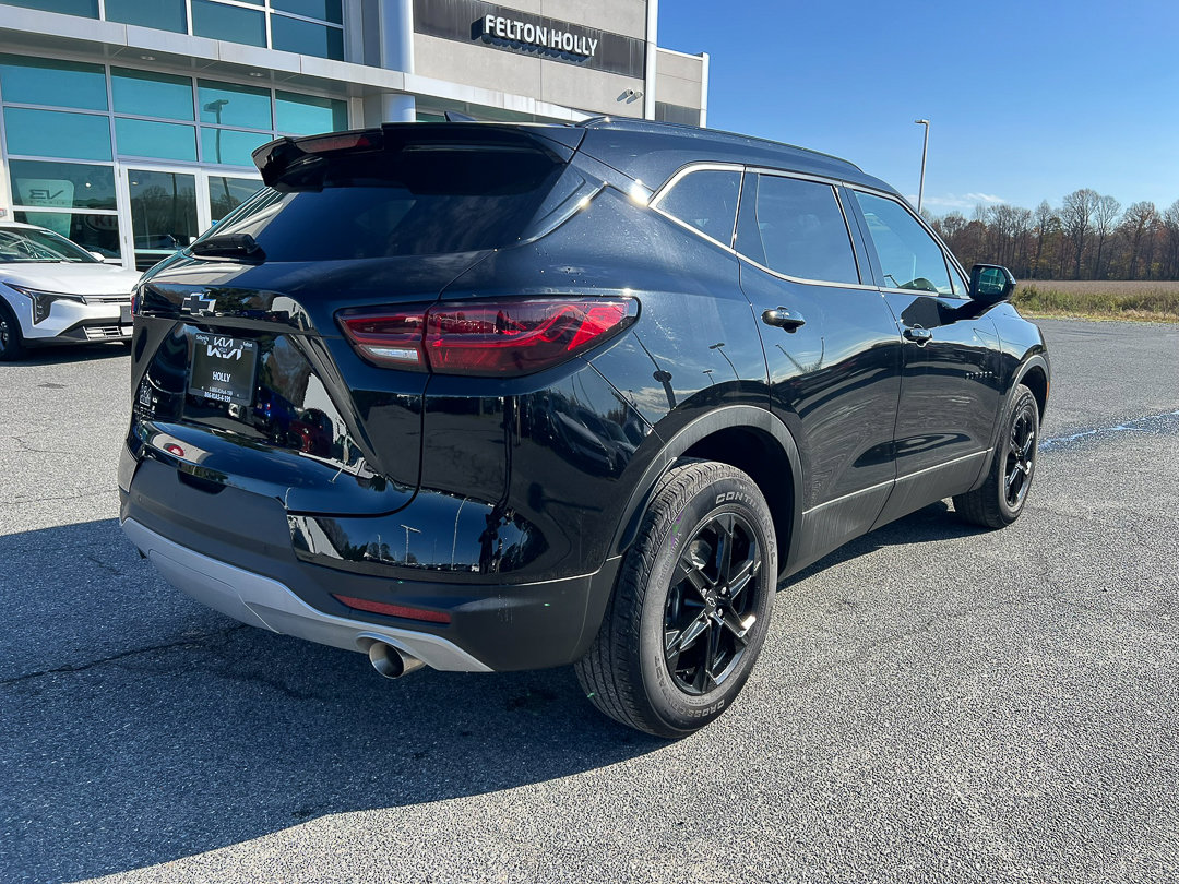 Used 2025 Chevrolet Blazer LT w/ Midnight/Sport Edition image 6