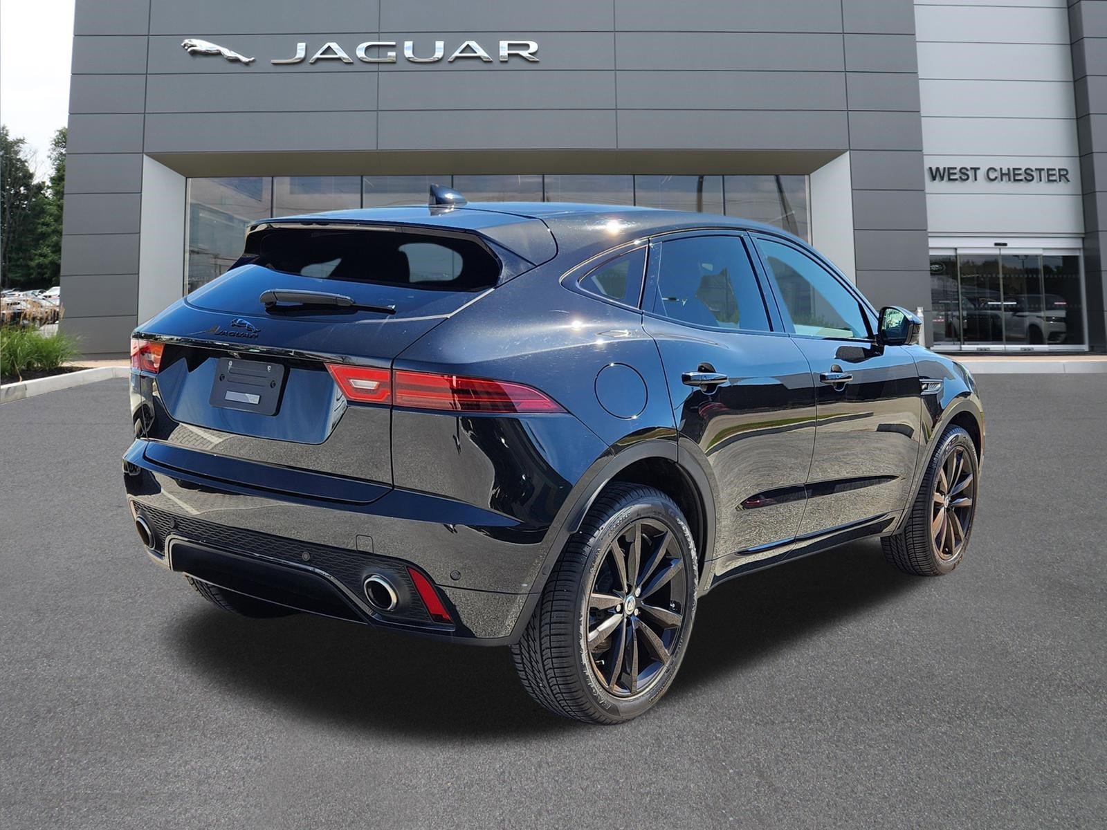 Certified 2024 Jaguar E-PACE R-Dynamic SE image 4