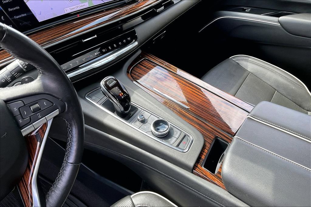 Used 2022 Cadillac Escalade Premium Luxury image 17