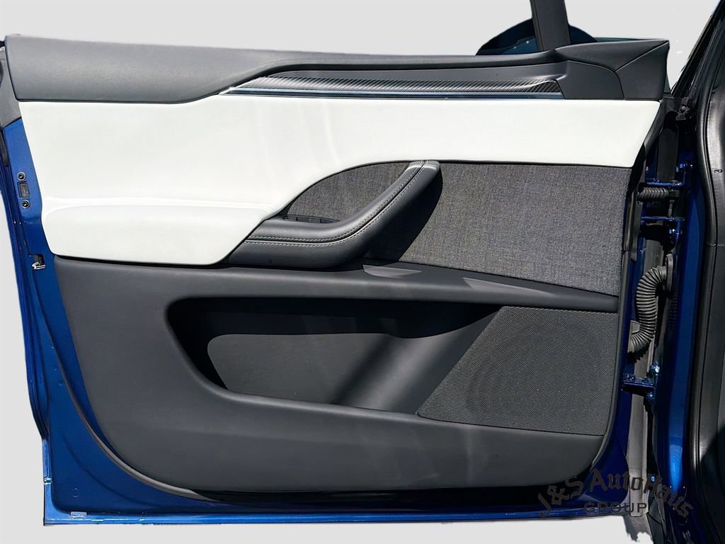 Used 2022 Tesla Model X Plaid image 22