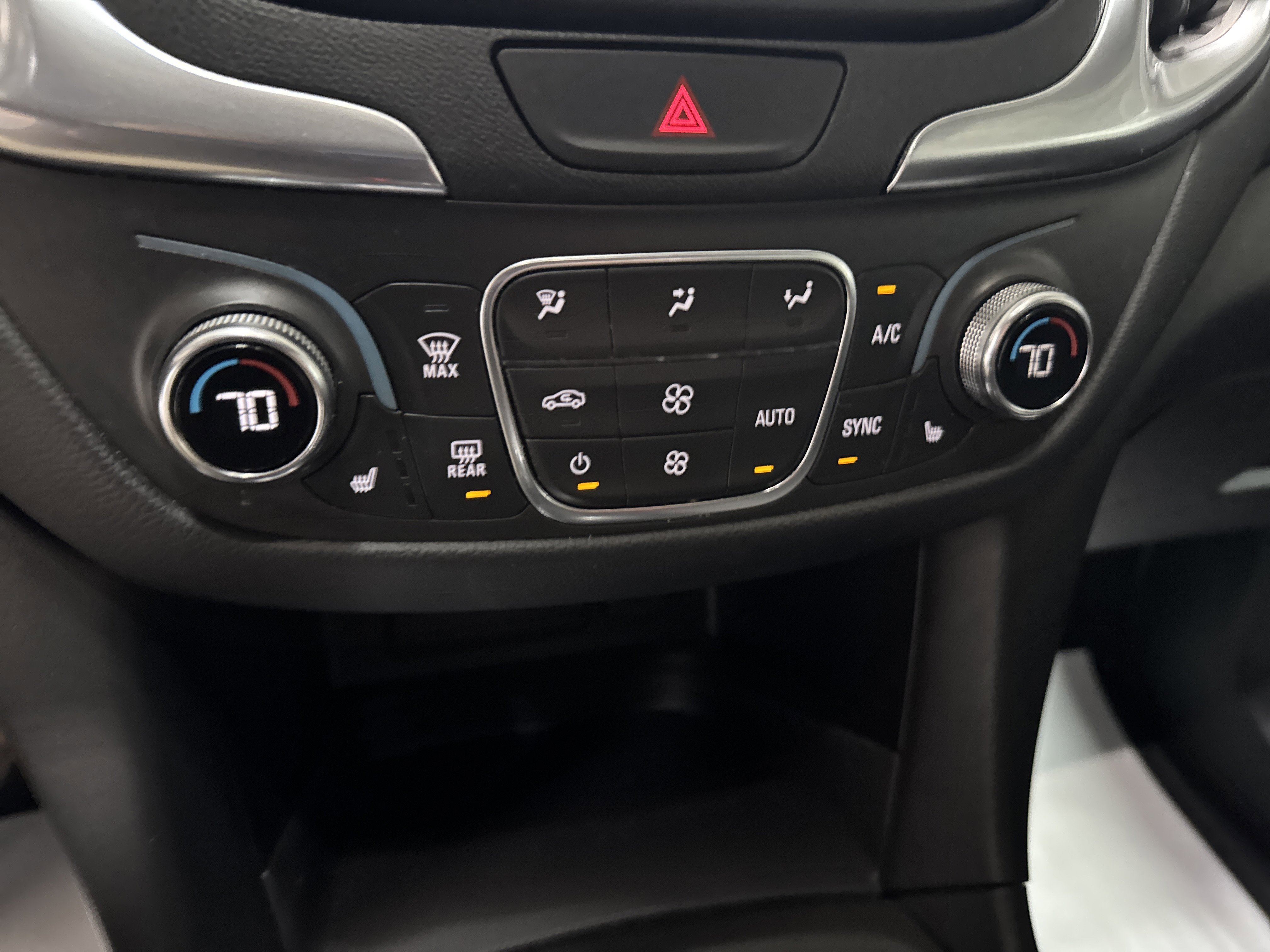 Used 2021 Chevrolet Equinox LT image 20