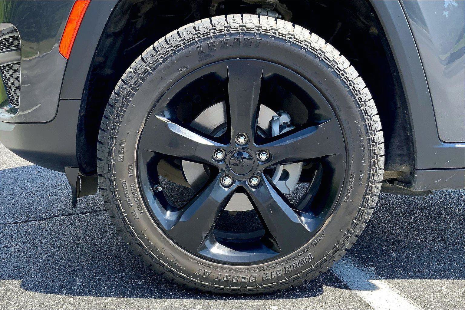 Used 2023 Jeep Grand Cherokee Altitude AWD/4WD image 9