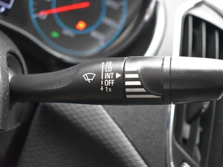 Used 2018 Chevrolet Cruze LS image 23