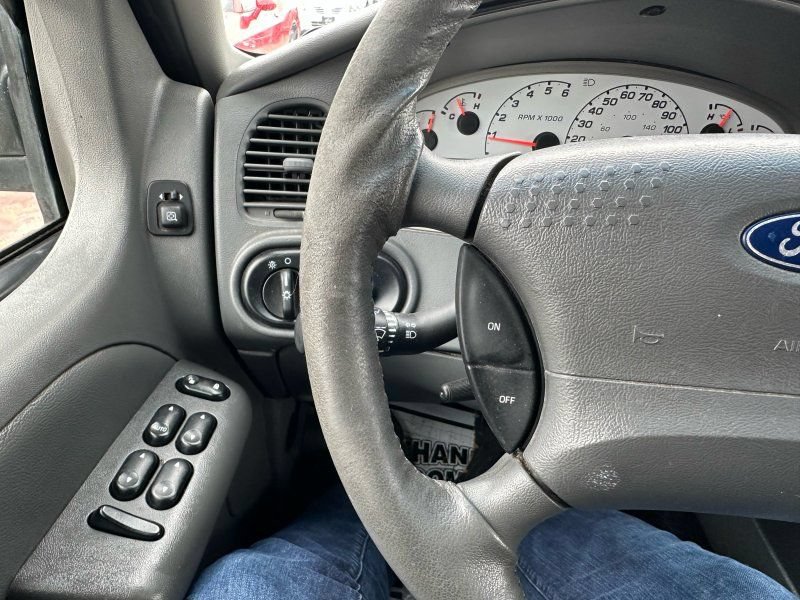 Used 2005 Ford Explorer Sport Trac XLS RWD image 13