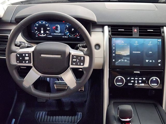 New 2026 Land Rover Discovery Limited Edition image 18