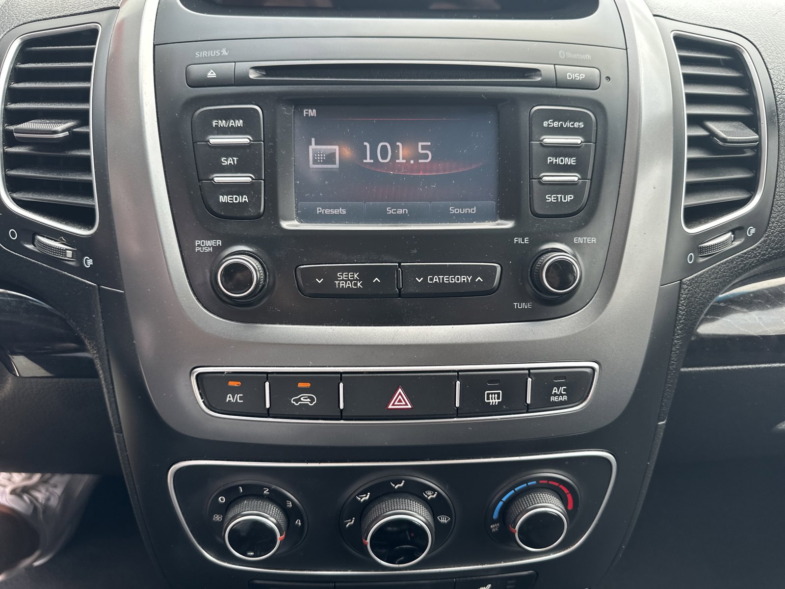 Used 2015 Kia Sorento LX FWD image 14