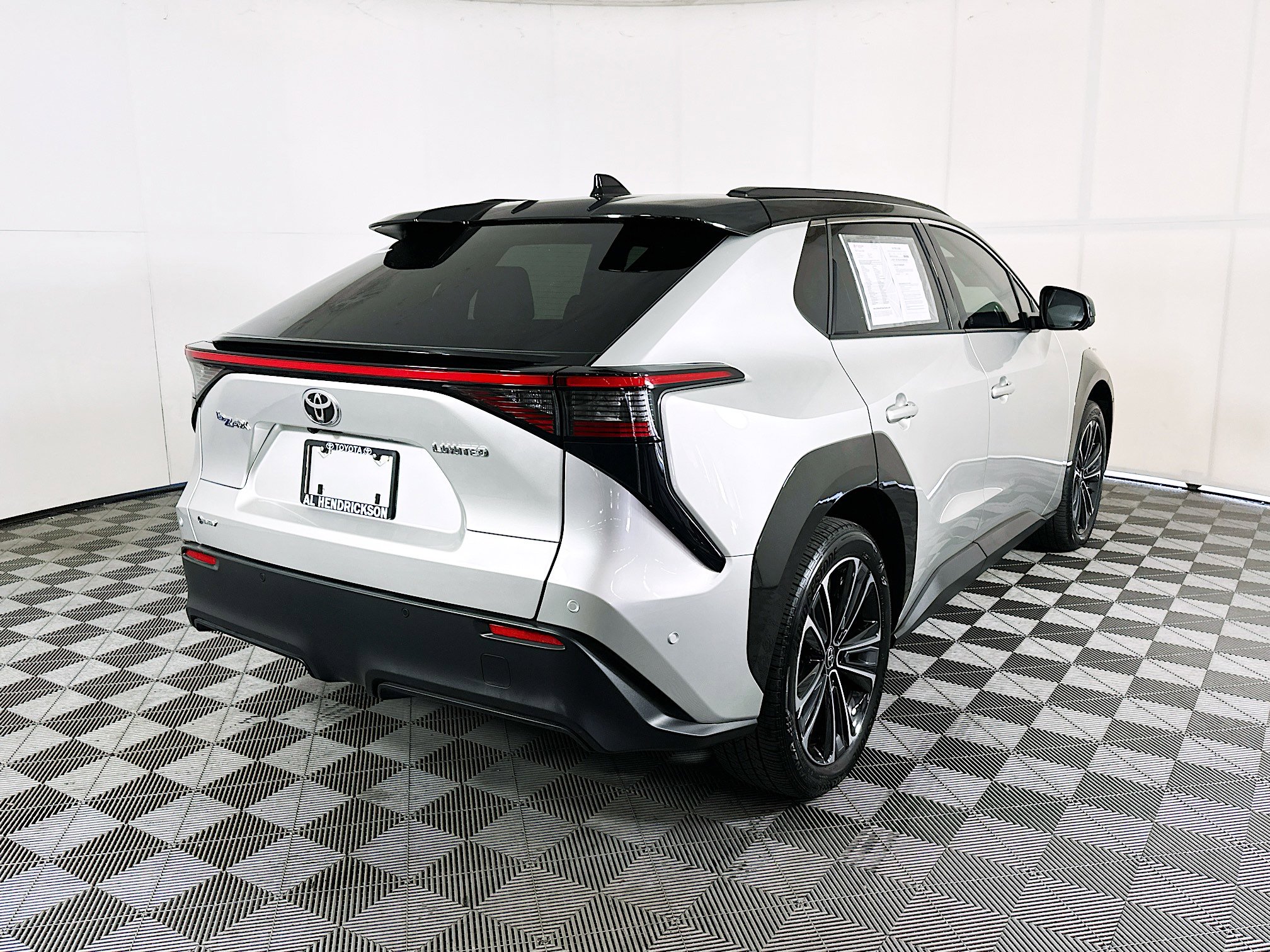 Used 2024 Toyota bZ4X Limited image 3