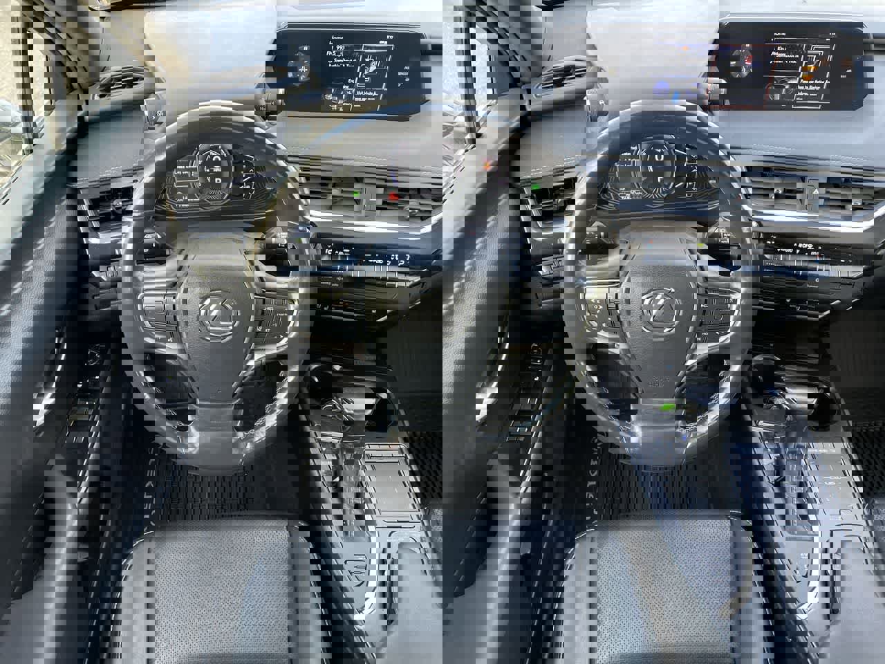 Used 2020 Lexus UX 250h w/ Premium Package image 11