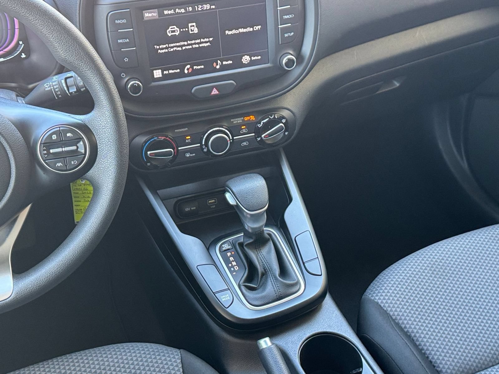 Used 2025 Kia Soul LX w/ LX Technology Package FWD image 38