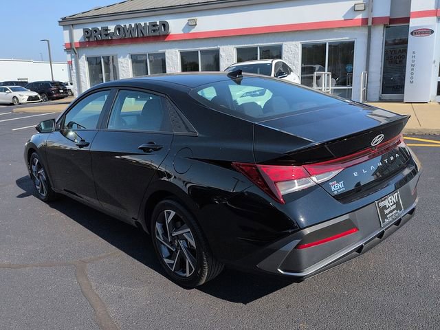 Used 2025 Hyundai Elantra Sport image 5